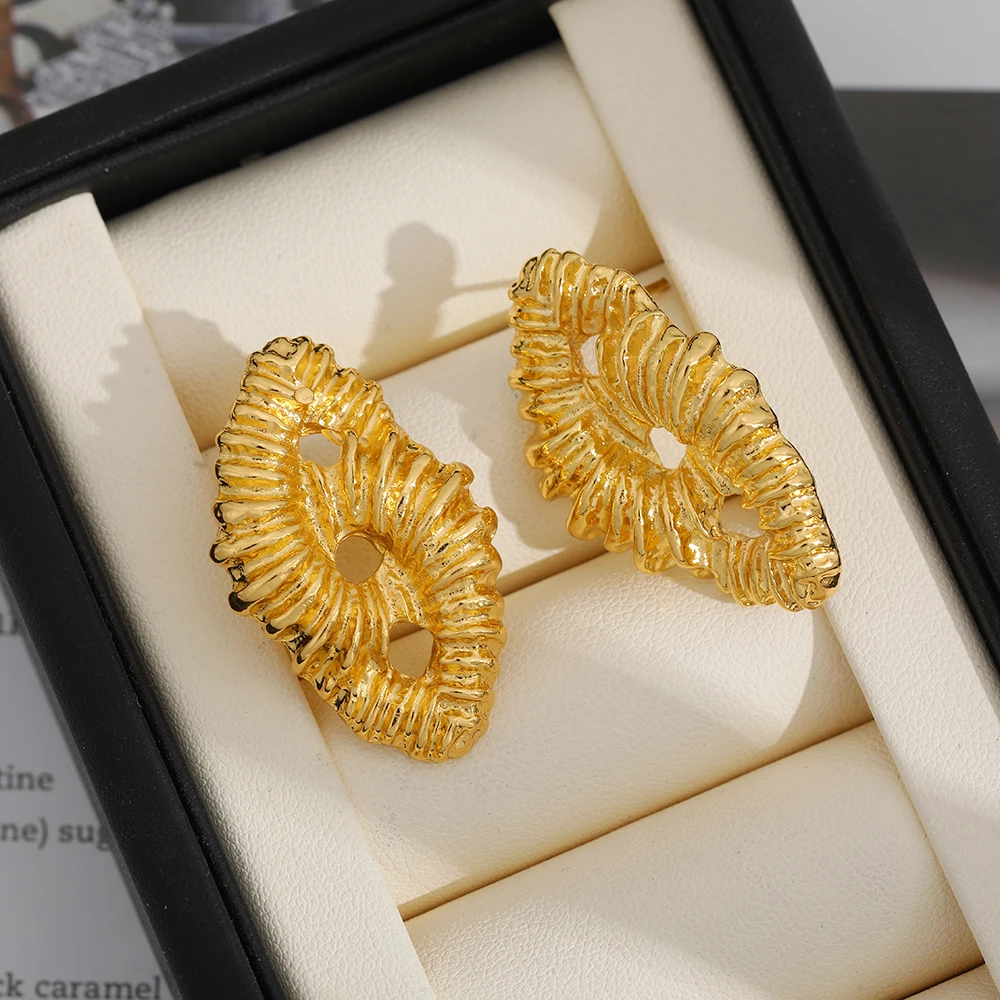 Lava Textured Spiral Twisted Personality Designer Style Statement Waterproof Stud Earrings for Women Creative Jewelry Pendientes