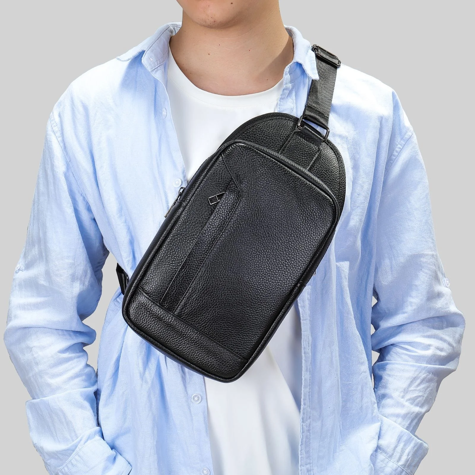 

High Quality Crossbody Cowhide Small Bag Genuine Leather Travel Bag Men's Cowhide Chest Bag Men's Crossbody Chest Bag For Man