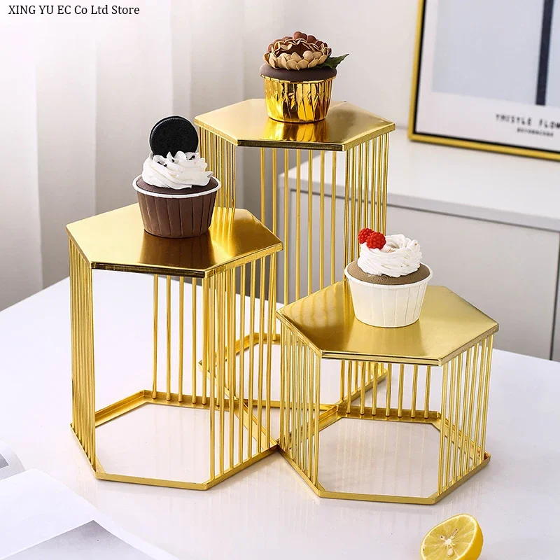 Golden Wrought Iron Dessert Display Tray Dessert Fruit Tray Home Creative Living Room Cake Display Tray Creative Display Stand 2