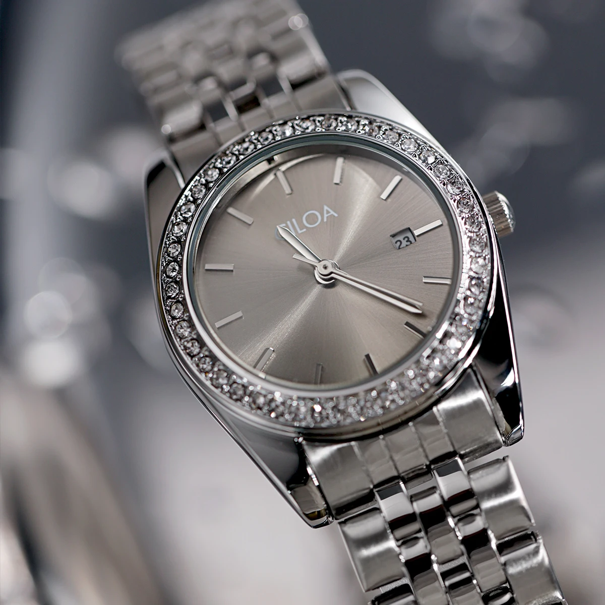 CILOA new watch with large dial for 2024 for women, a modern luxurious women's watch for the workplace