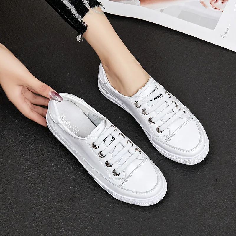 フラットシューズ SUICOKE Woman Flat shoes White OGINJ03 CHL Suicoke Outlet: Shoes woman - White | Suicoke flat shoes