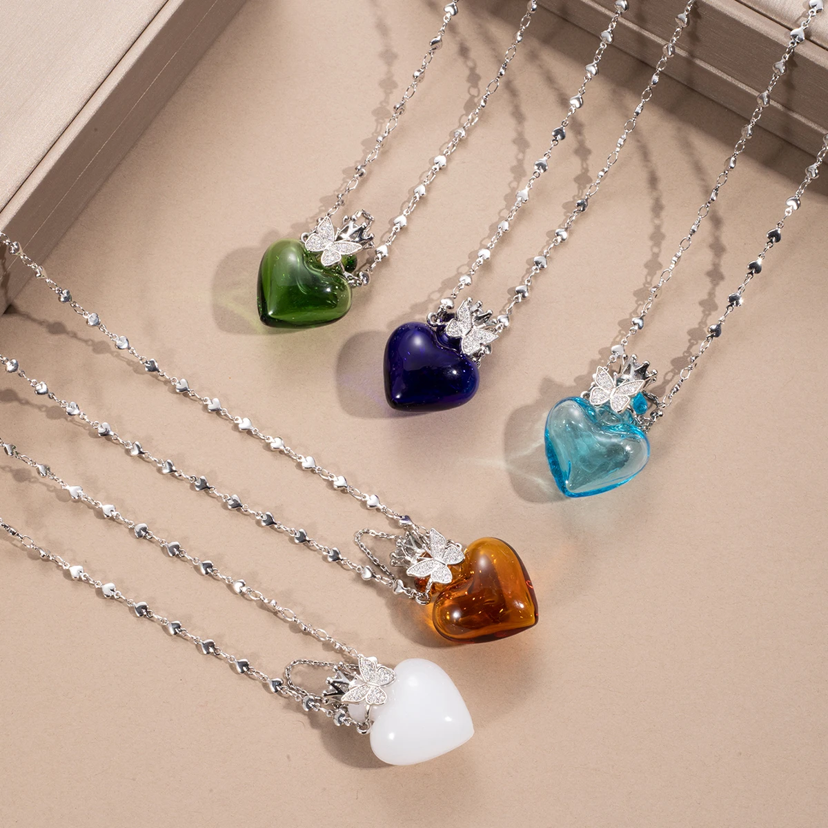 

1PC Heart Vial Butterfly Perfume Bottle Necklaces Heart Chain Make A Wish Blood Vial Necklace Women Jewelry