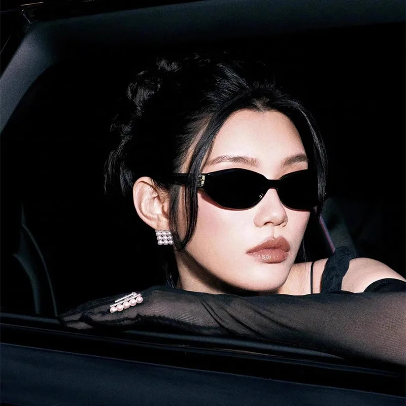 Polygon Retro Sunglasses - Chic Small Square Frame with Slimming Effect