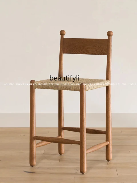 시대를 초월한 우아함과 빈티지 매력의 집을 위한 프랑스 중세풍 섬 테이블과 레트로 의자 세트