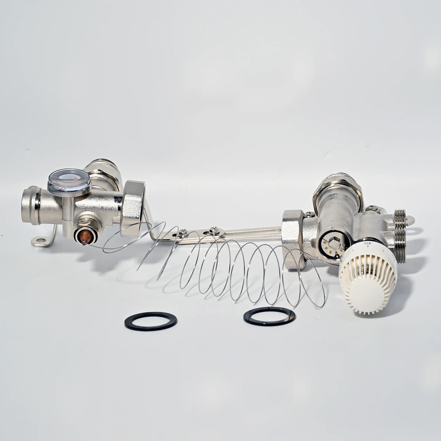 Electric Underfloor Heating G1" Mixing Unit without Pump Control Group connected to distribution manifold