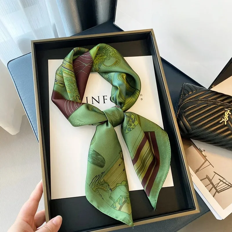 11D letter White 70*7010