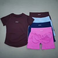 DFDK Ensemble de survêtement athlétique sans couture 2 pièces, haut à manches courtes très extensible, short de course, tenue de sport pour femme, gym, yoga, entraînement 1