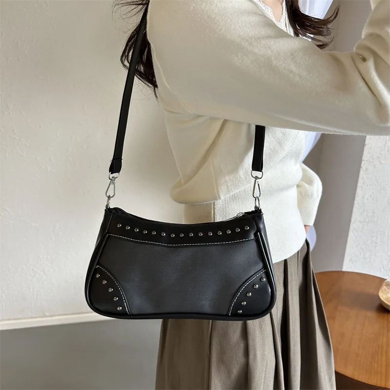 

Fashion Shoulder Bag Gothic Ladies Bag Cool Style Trendy Rock Girls Handbag Rivet Chain Underarm Pouch for Travel Vacation Daily