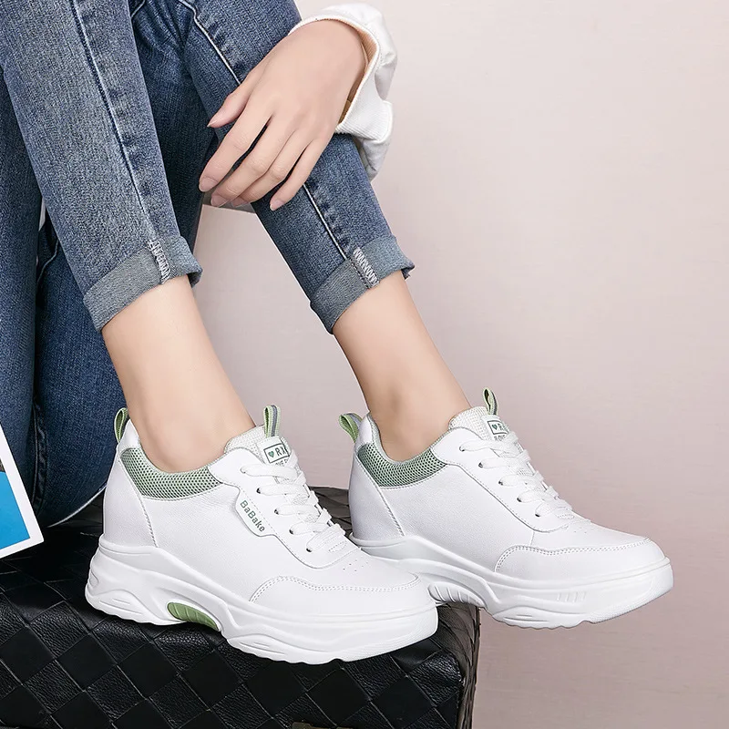 

New High Rise Women's Shoes for Spring Autumn 2024 New Versatile Sports Leisure Small White Shoes Thick Soled Fashion Sneakers