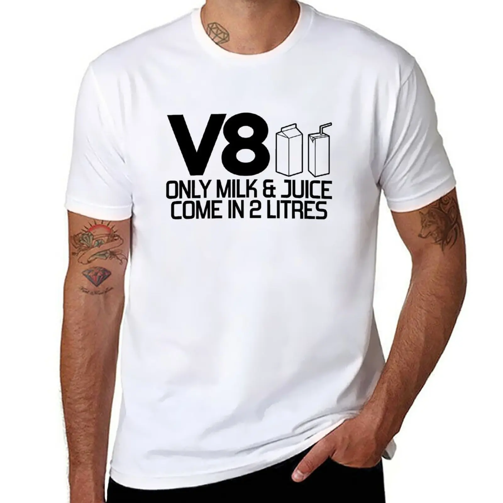 New V8 - Only Milk & Juice Vieni In 2 Litri (2) T-Shirt T-Shirt Oversize Magliette Grafiche Magliette Per Uomo Cotone