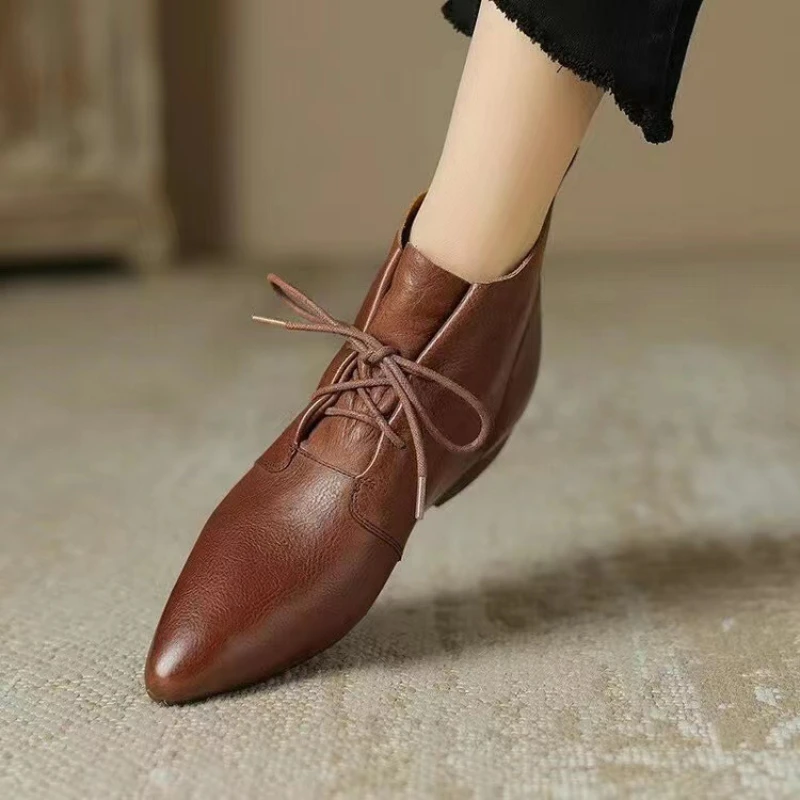 

Осенние Новые короткие ботинки в британском ретро-стиле из натуральной мягкой кожи на низком каблуке с черным ремешком и лодыжкой