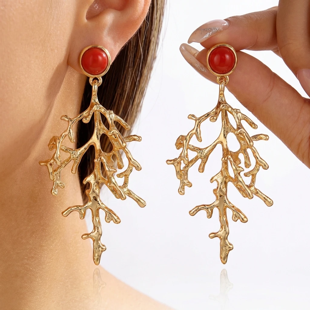 Boho Goldfarbene Korallenzweig-Ohrringe für Frauen Elegante 3D-Strukturierte Rote Akzente Hängeohrringe Sommer Künstlerischer Schmuck Geschenk