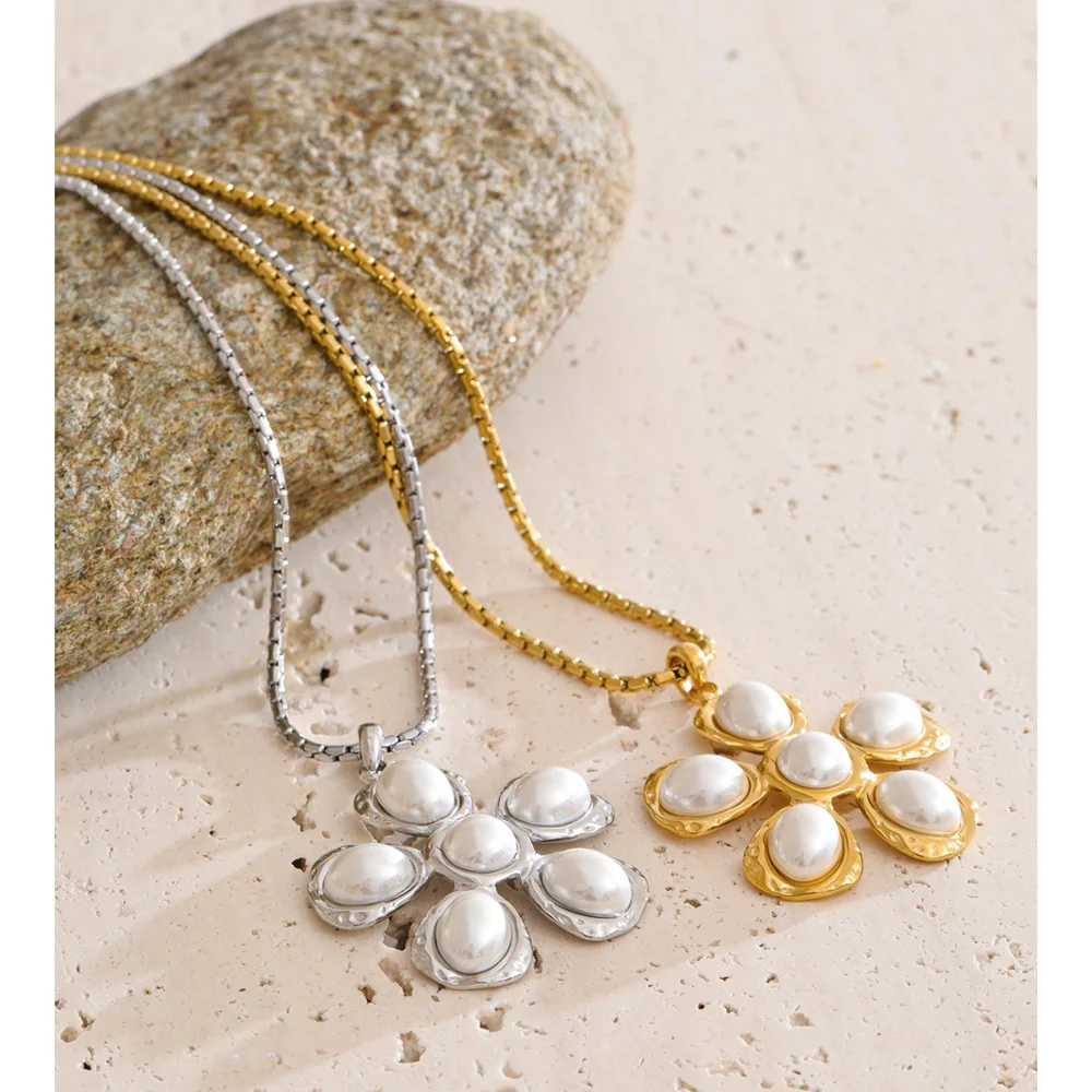 Yhpup Pearl Pendant Necklace for Women