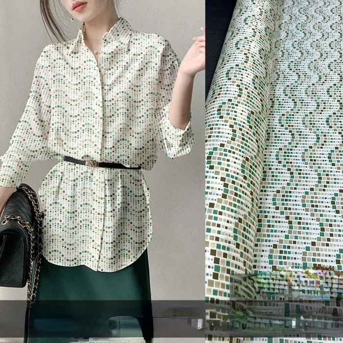 

Customized White Checkered Wavy Elastic Twill Silk Shirt, Silk Dress Fabric for Spring and Summer Clothing Production