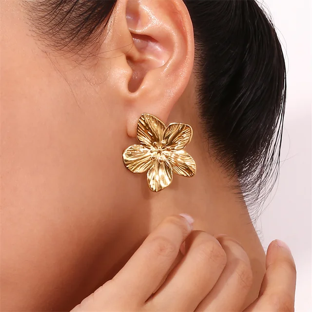 Vintage Gold Color Flower Stud Earrings for Women Simple Geometric Statement Earrings Party Gifts сережки женск