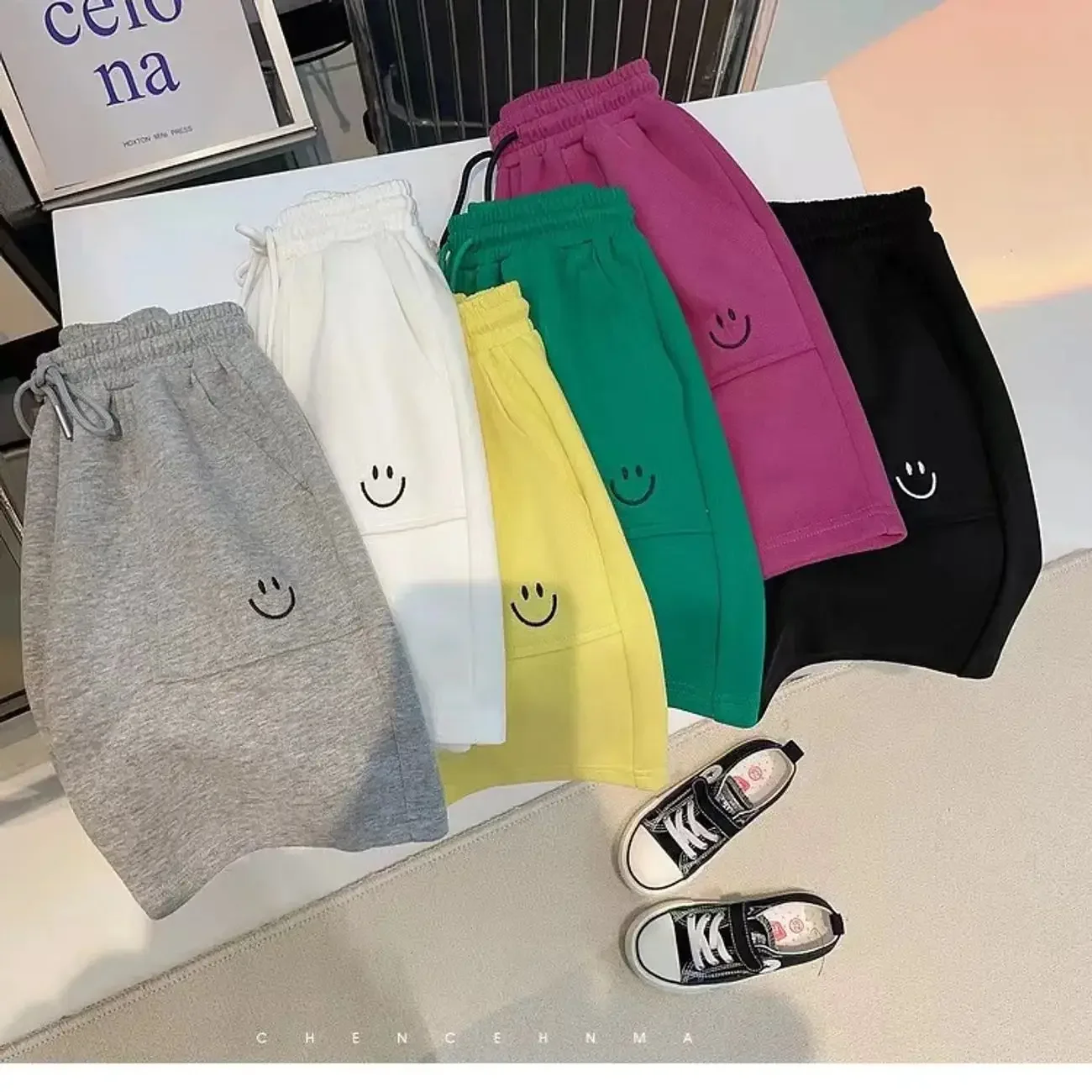New Hot Sale Of The Season Boys Embroidered Loose Fit Five-Quarter Pants Casual Comfortable Spring Summer Children's Smiling Fac