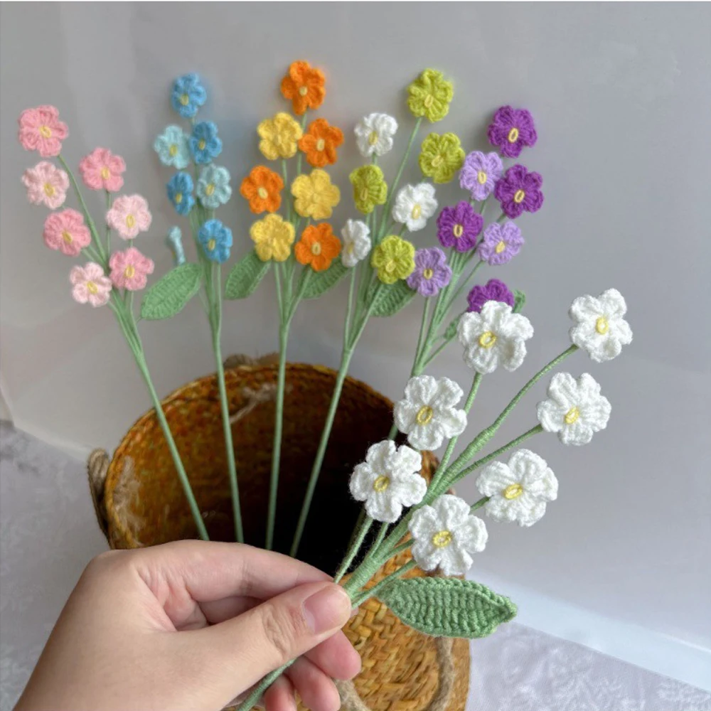 Schöne gehäkelte Blume gestrickt Blumenstrauß Dekor Mini handgewebte Blumen Home Hochzeit Dekor Freunde Geschenk