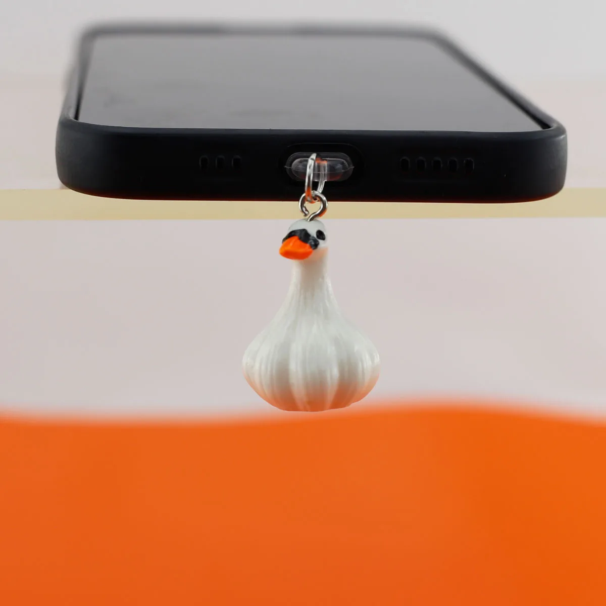 Niedlicher Harz-Knoblauchgans-Handy-Staubschutz-Anhänger als Dekoration für iPhone- und USB-C-Anschlüsse – Geschenk mit Hängeseil zur Verlustvermeidung – Detail 2