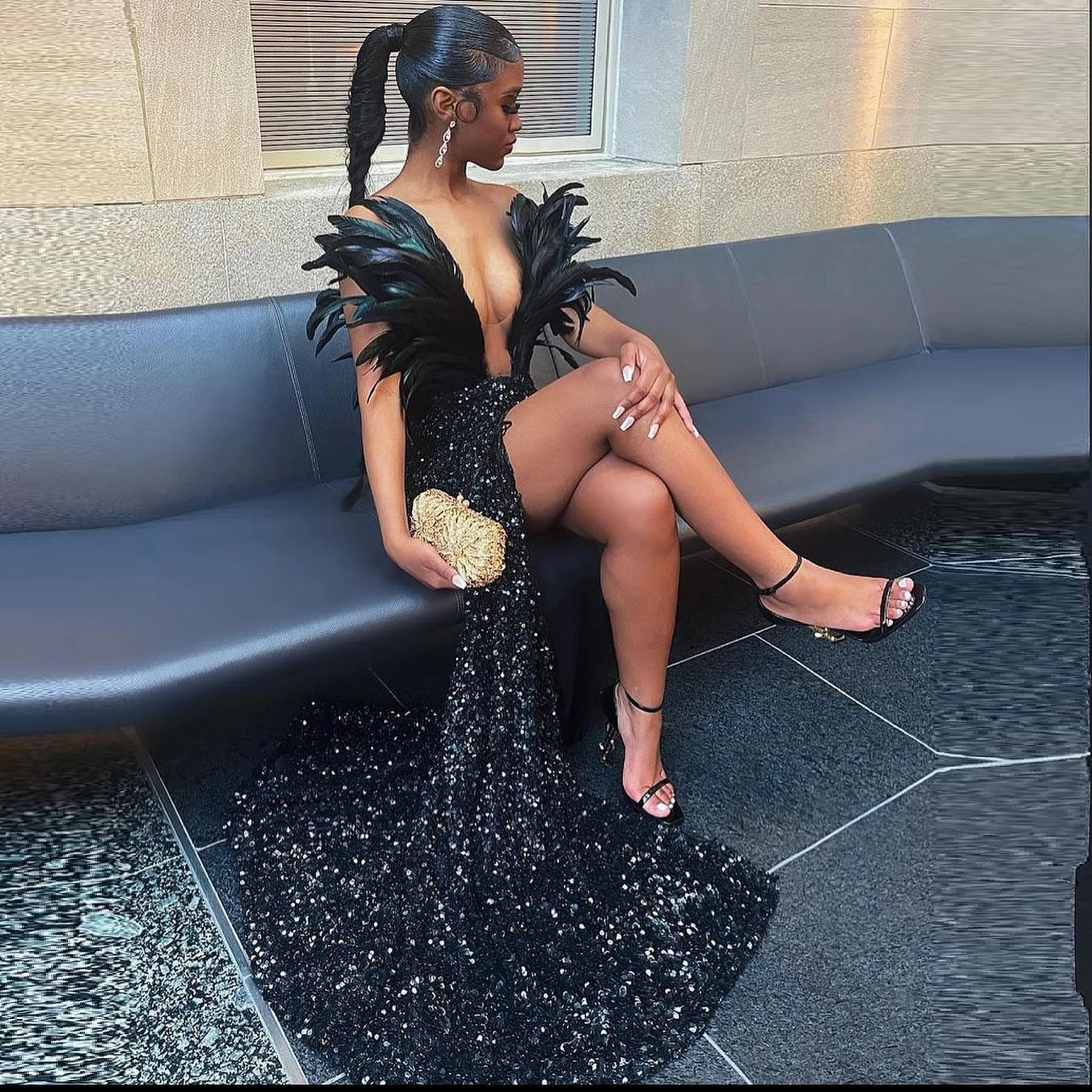

Luxury Sexy Glitter Mermaid Prom Dresses Feathers Sequins Sparkly High Split Black Girl Long Evening Party Gowns Custom Made