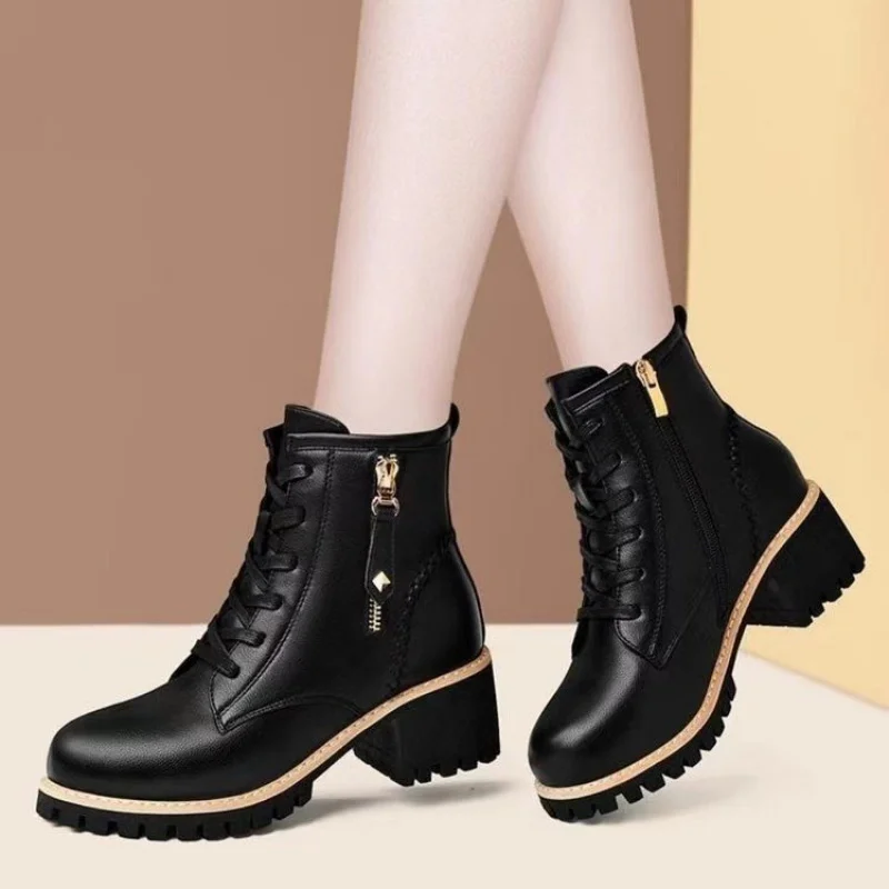 Women's Chunky Sole Ankle Boots ​ ​   Lace-Up & Side-Zip Combat Boots Winter Fleece-Lined Booties Versatile Leather Boots Platfo