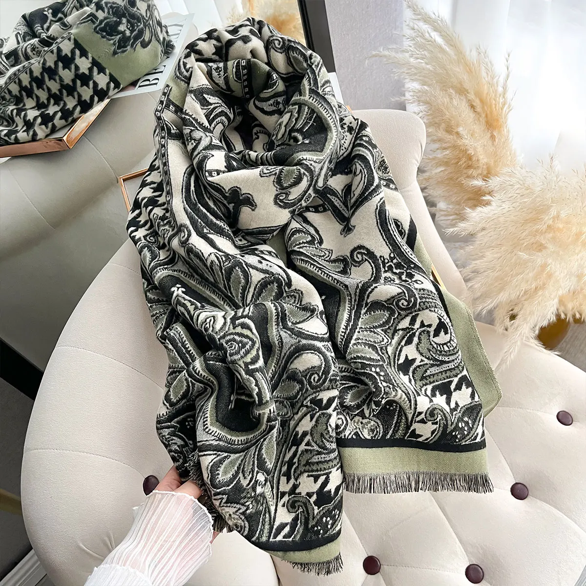 New Women Brand National Style Scarf Luxury Autumn Winter Warm Shawls Jacquard Scarve Pashmina Mujer Femme Foulard Bufanda 2025