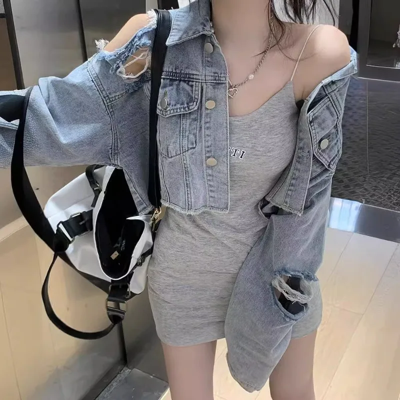 

2024 Spring New Washed Perforated Coat for Women's Leisure Slim and Versatile Denim Flip Neck Short Coat Female Clothing