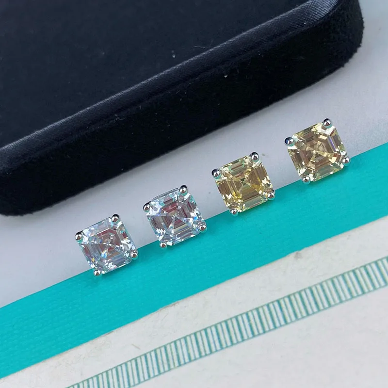

Женские серьги-гвоздики из серебра 925 пробы, с фианитом