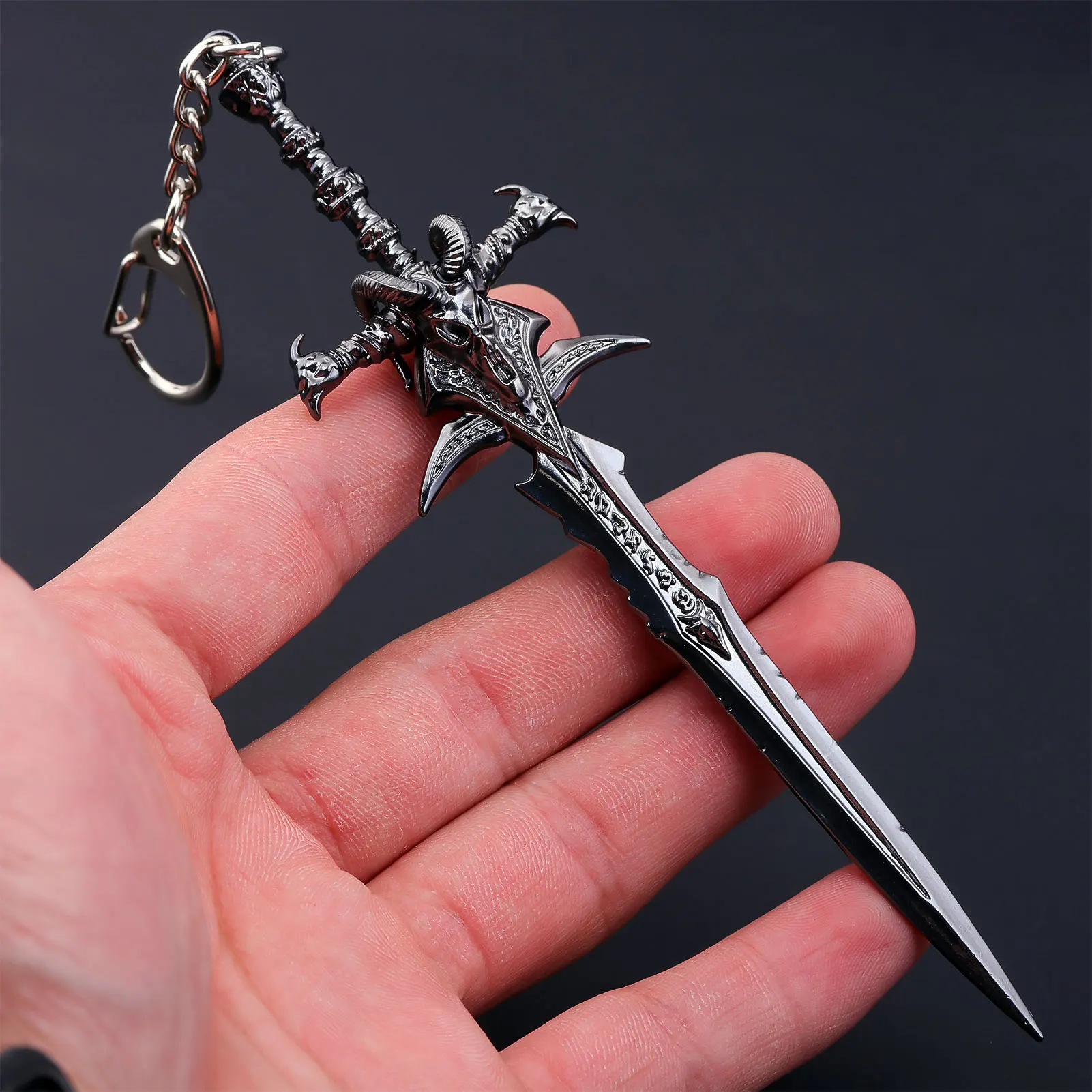 Anime Game Weapon Keychain World of Warcraft Weapon Frostmourne Sword Keychain Lich King Sheep Head Sword Keyring Weapon Cosplay Props Fans Gift