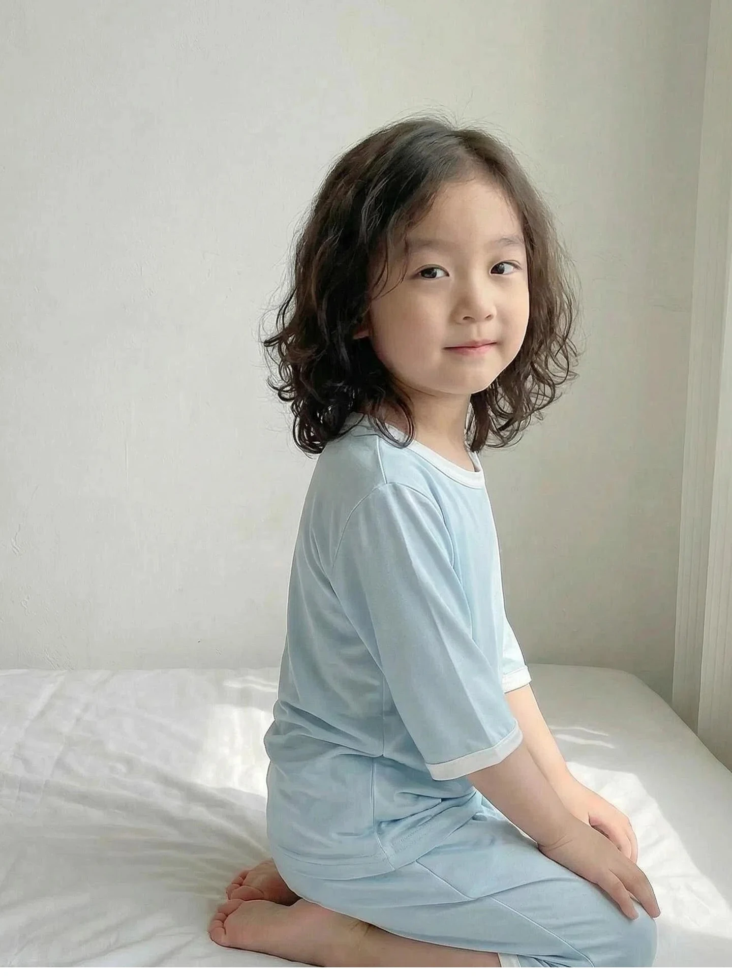 소녀 소년 여름 경량 모달 아이스 실크 잠옷 반팔 라운드넥 파자마 세트 편안하..