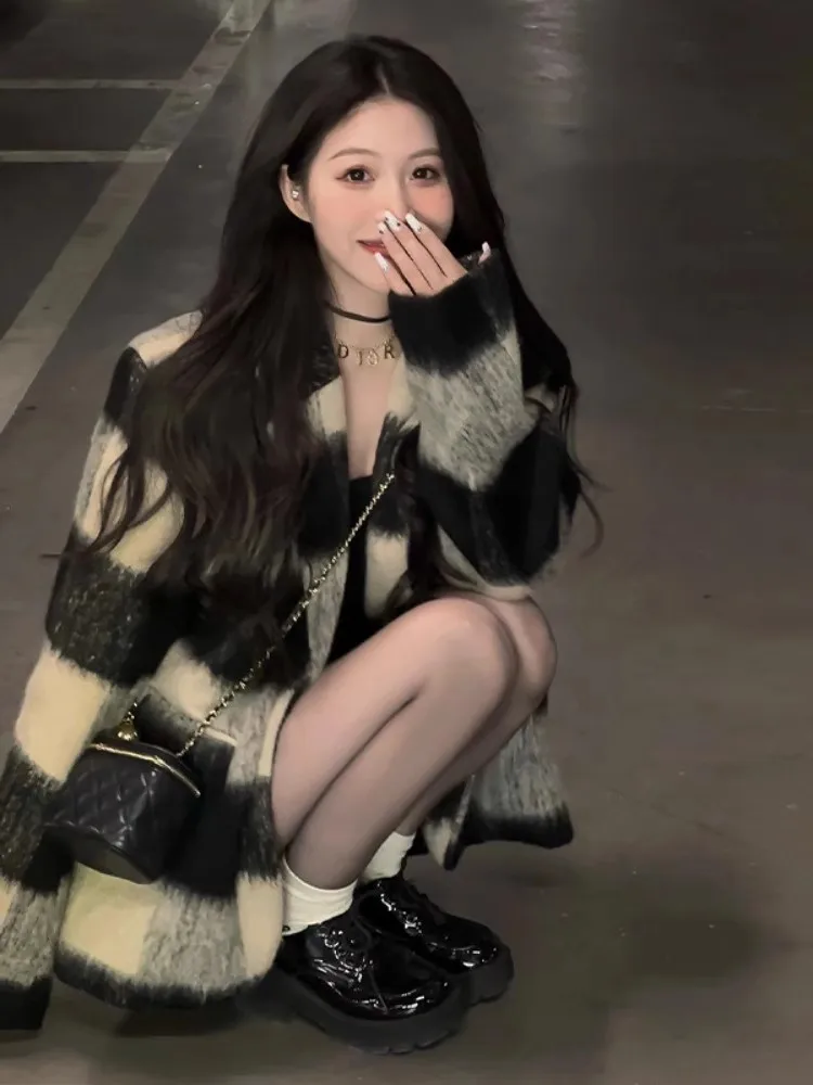 Jacket Black and White Plaid Suit Woolen Short Thickened Suit Collar Coat Women's Autumn Winter High-Grade Warm Single-Breasted