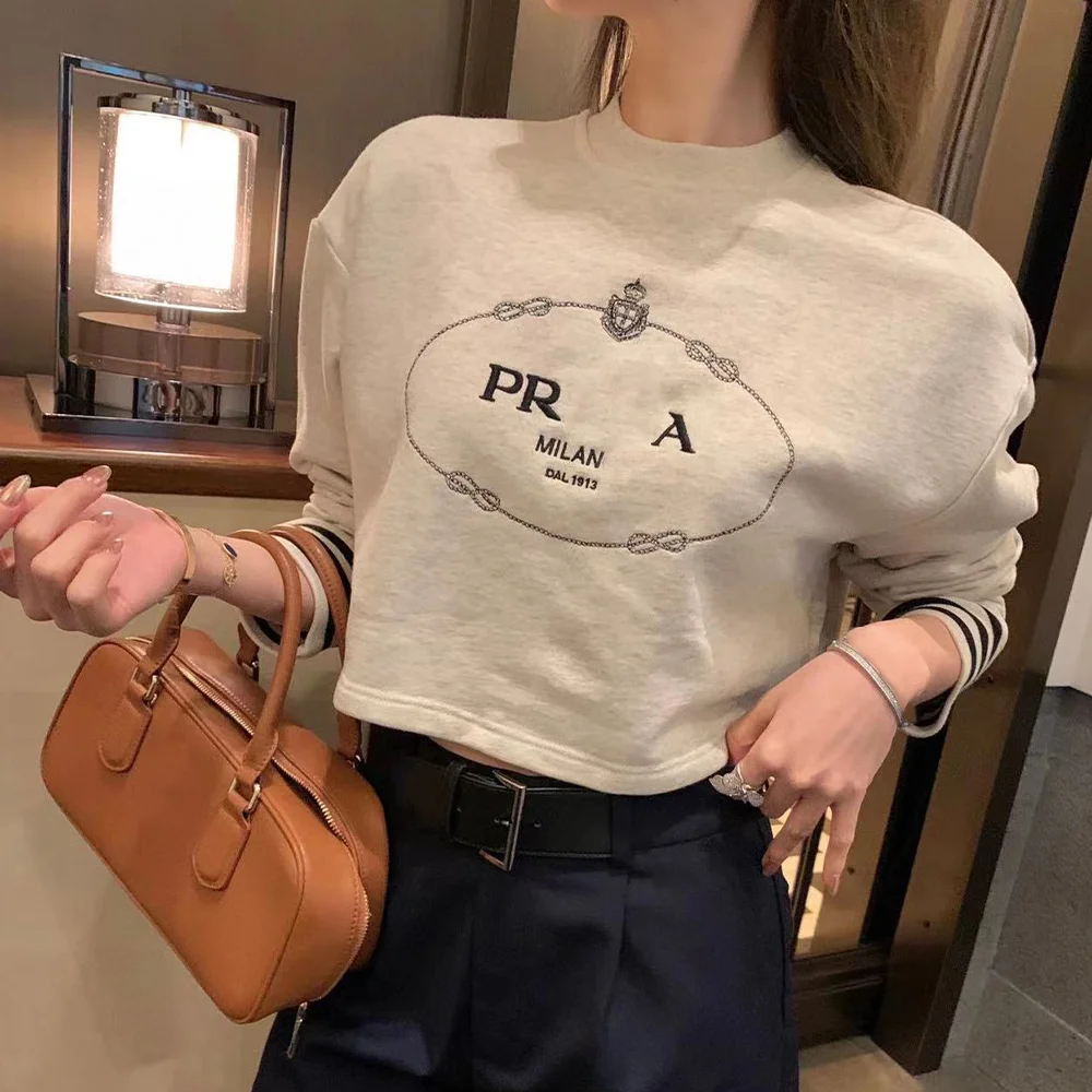 

Autumn Women's Hoodies Pullover Embroidery Letter Decoration Contrast Rib Cuffs Short Waist Open Round Neck Long Sleeve Sweater