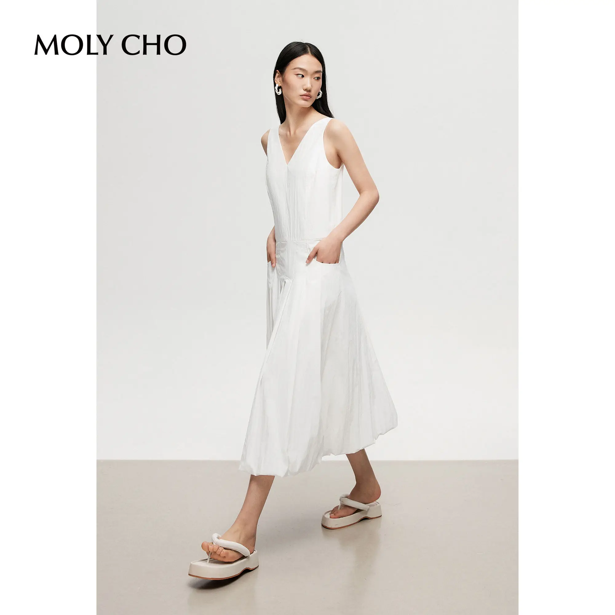 

White V-Neck Strap Dress Women's Summer Splice A-line Long Dress Loose Temperament Long Pleated Dress
