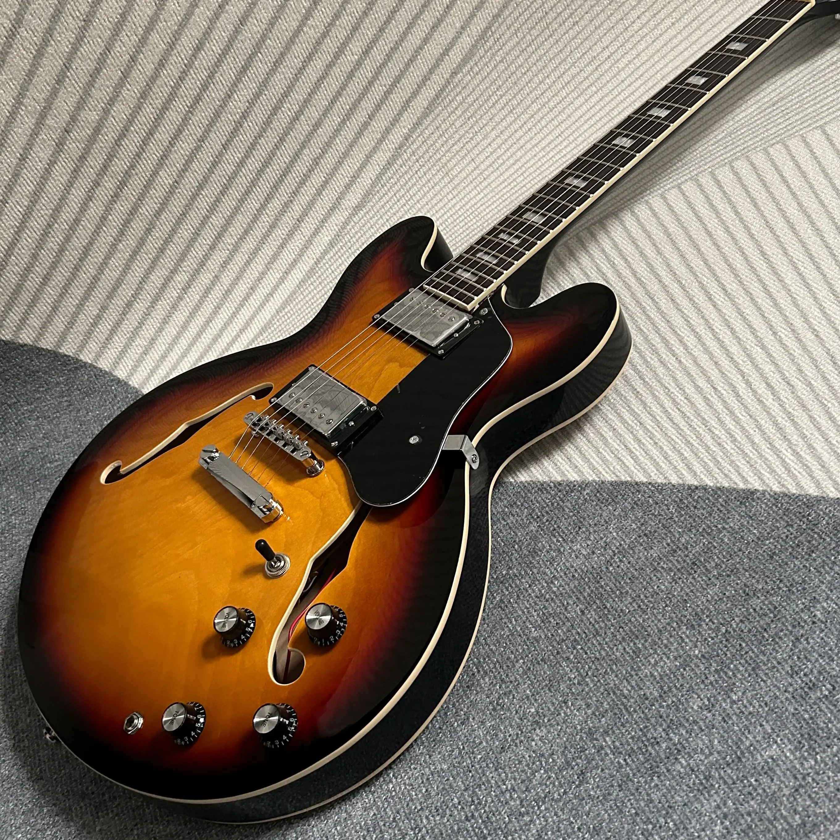 Semi Hollow Electric Guitars Vintage Sunburst Color Maple Body Rosewood Fretboard