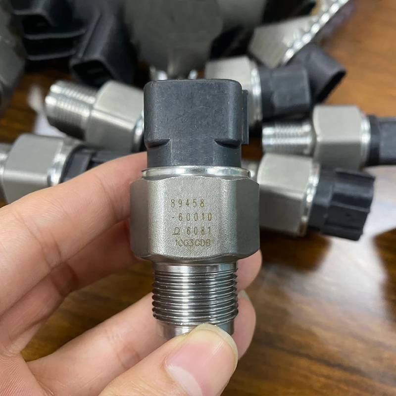 1pc Fuel Rail Pressure Sensor For Toyota Hino Hiace Hilux Prado 3.0 D4D