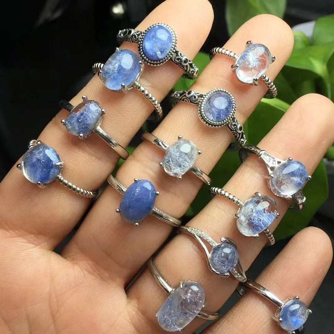 

Кольцо из серебра 925 пробы с натуральным кристаллом думортиерита