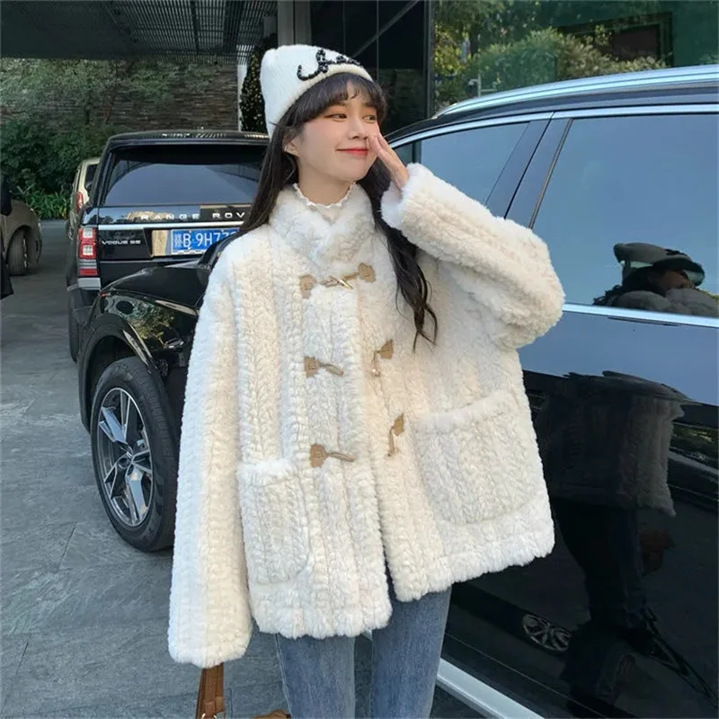 Lamb Hair Small Fragrant Style Coat for Women Autumn and Winter Thickened 2023 New Korean High Grade Cow Horn Button Coat P126