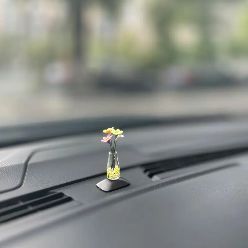 귀여운 애니메이션 자동차 인테리어 장식 미니 토끼와 꽃병, 자동차 대시 보드 백미러 장식품, 선물용 자동차 액세서리