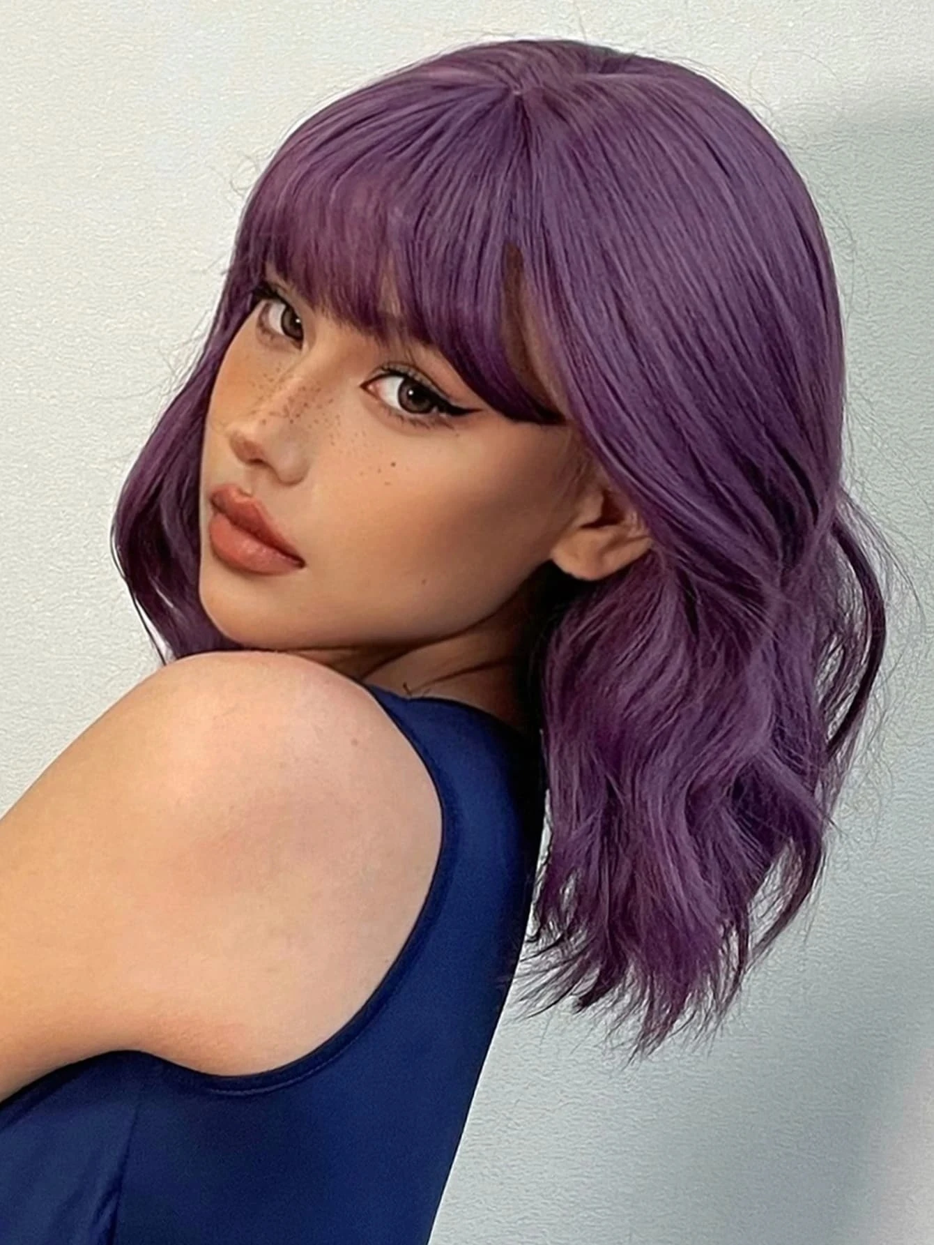 tny lana perruque synthétique courte bouclée avec violette pour femmes cheveux naturels résistants la chaleur