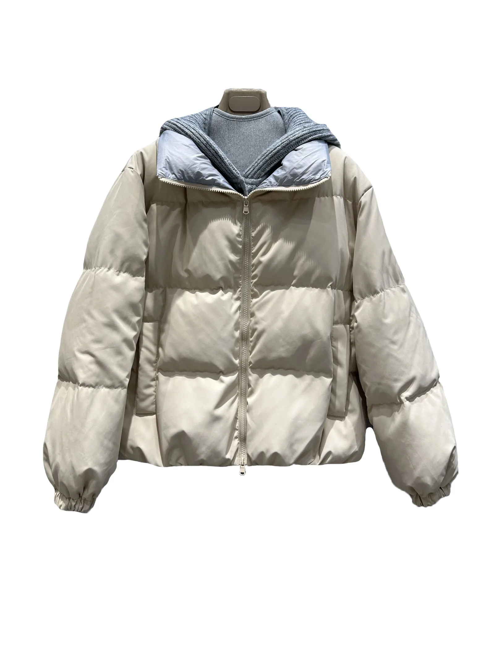 

Down jacket hooded short loose version collision splicing design warm and comfortable 2023 winter new 1219