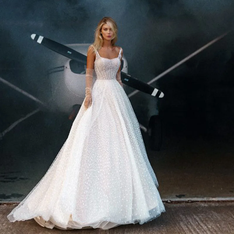 

Платье Свадебное ТРАПЕЦИЕВИДНОЕ на тонких бретельках, со шлейфом