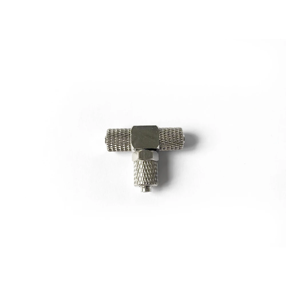 Vue d'ensemble du lot de 10 connecteurs de tuyau M3 M5 4L 3L pour réservoir d'eau de robot tank RC, disposés en rangée.