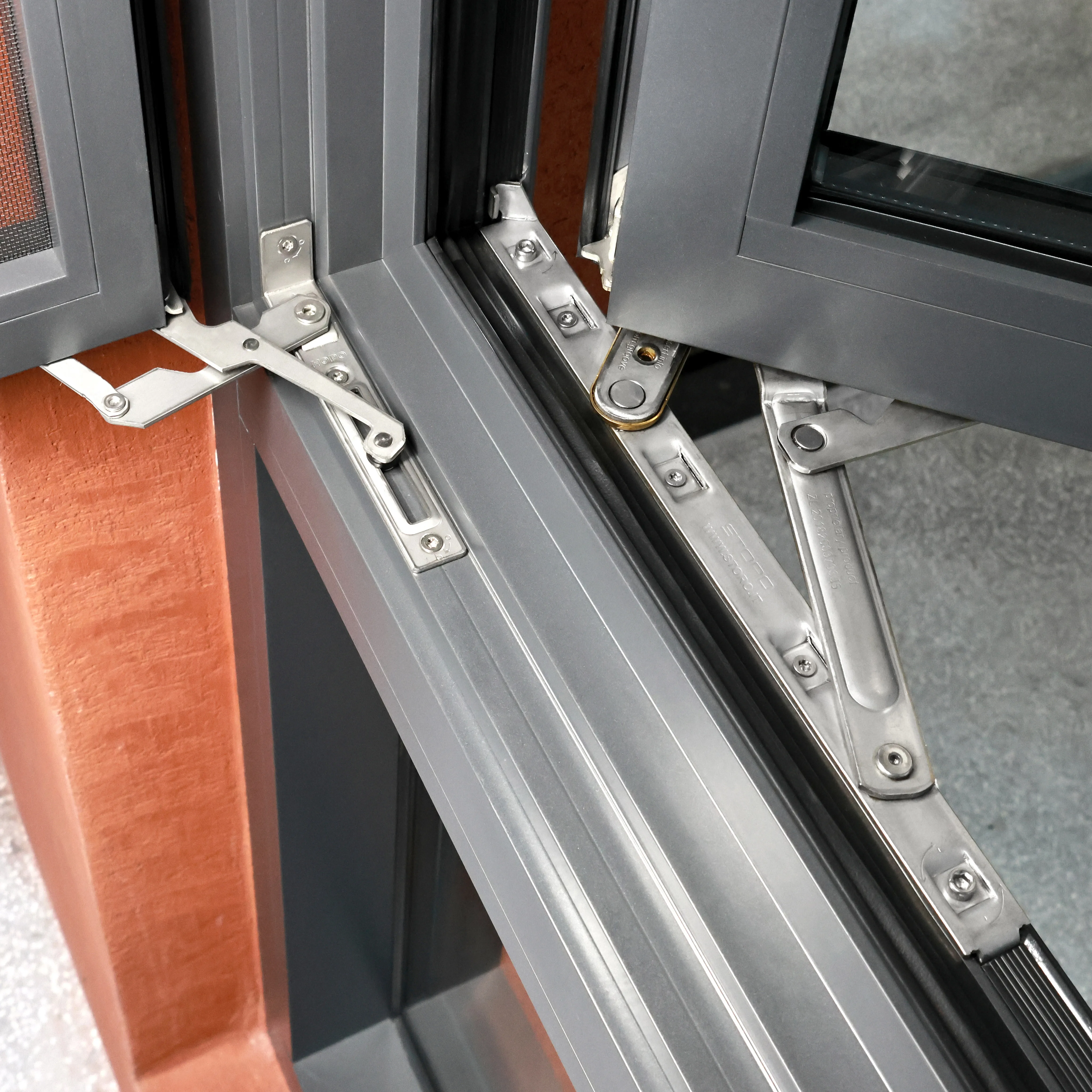 ISUMER Windows Aluminum Alloy 3.0 Frame Clear Glass Window Factory Modern Design Thermal Break Aluminum Profile Casement Windows