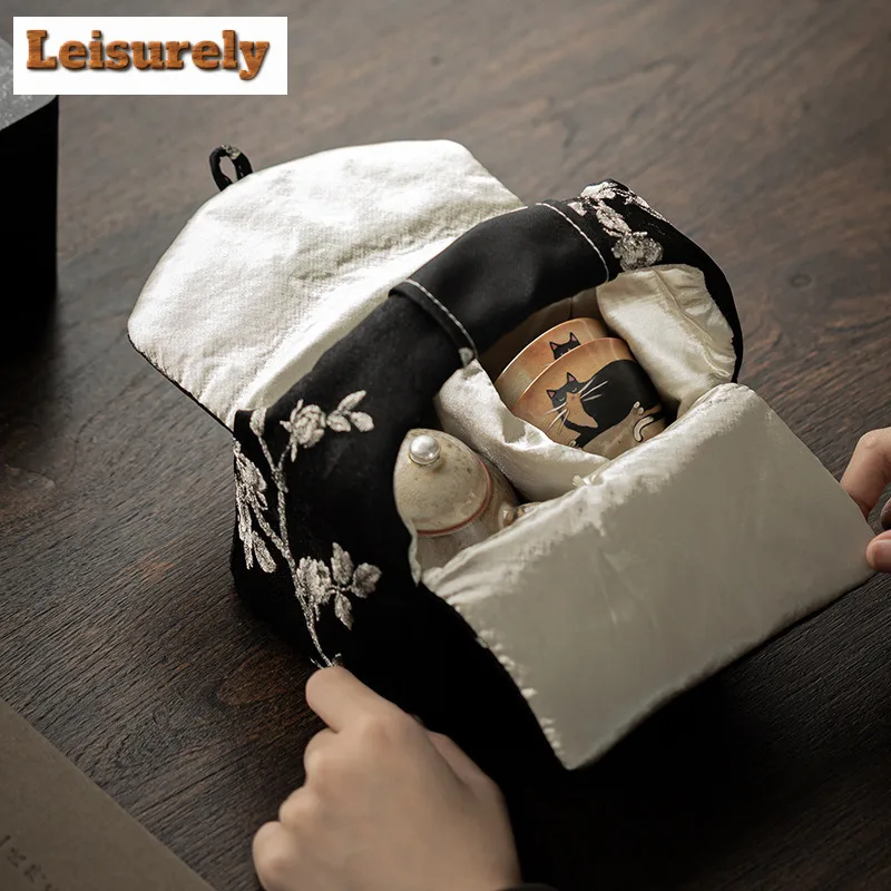 Brocade Plum Blossom Embroidery Tea Cozies Traditional Tea Cozy for Teapot Portable Bag Travel Tea Set Bag Drinkware Ornaments