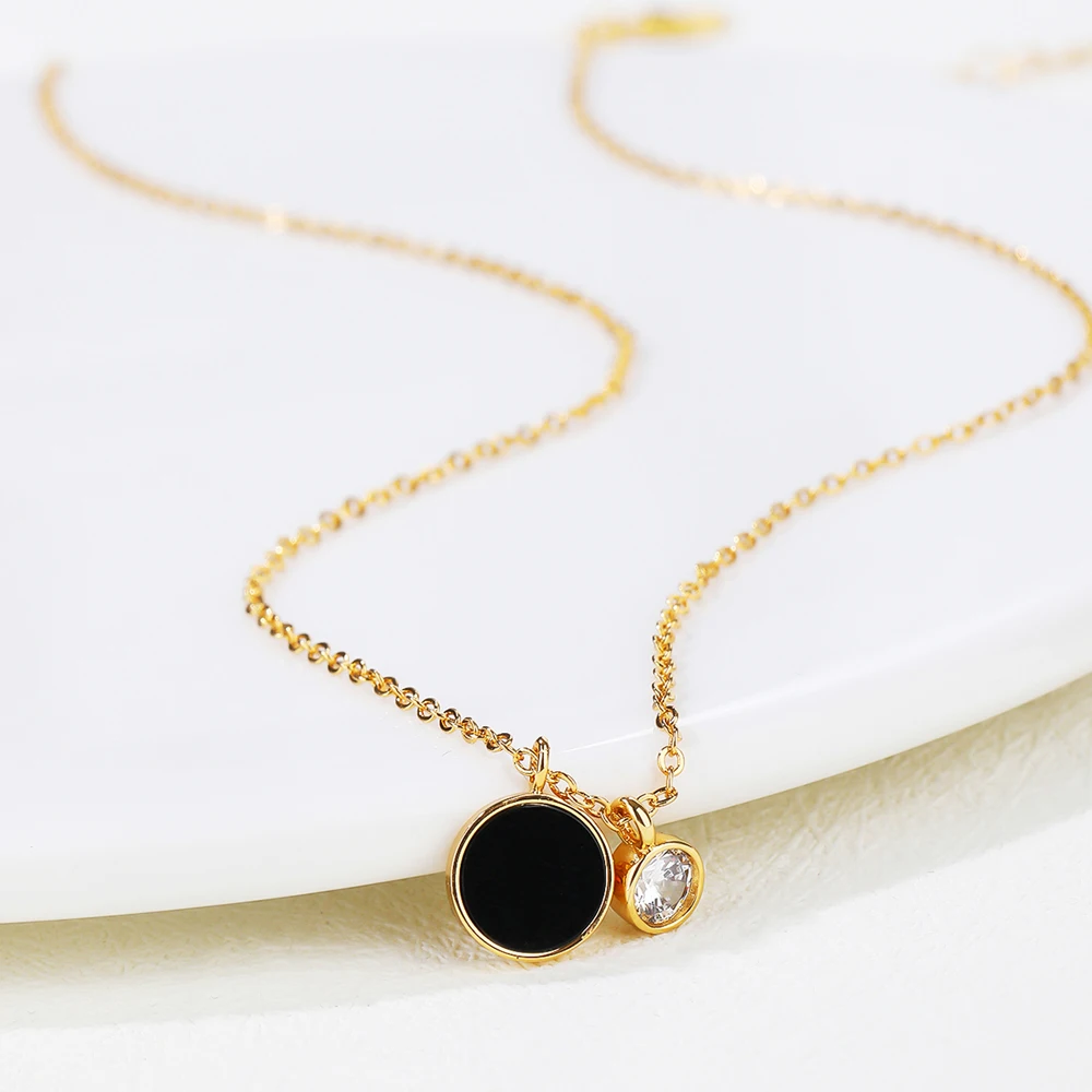 

Женское винтажное ожерелье из черного оникса, с круглой подвеской, покрытое 14-каратным золотом, модная цепочка до ключиц