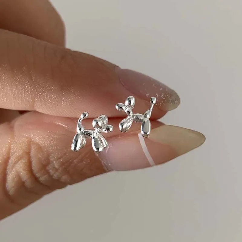 Iti Blue Dog Female Sier Needle Earrings