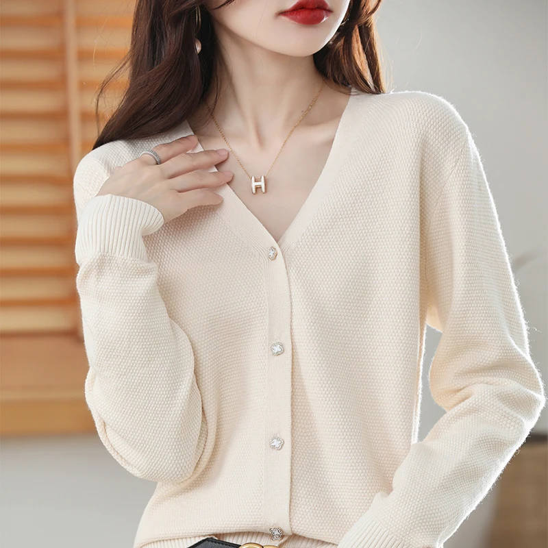 

Autumn and winter new cashmere sweater women's V-neck cardigan women's loose high-end fashion Pullover long sleeves