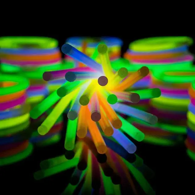 10pcs Colorful Party Glow Stick Neon Light Glow Bracelet the Necklace in Stick Dark Halloween Wedding Fluorescence Concert V5O4 6