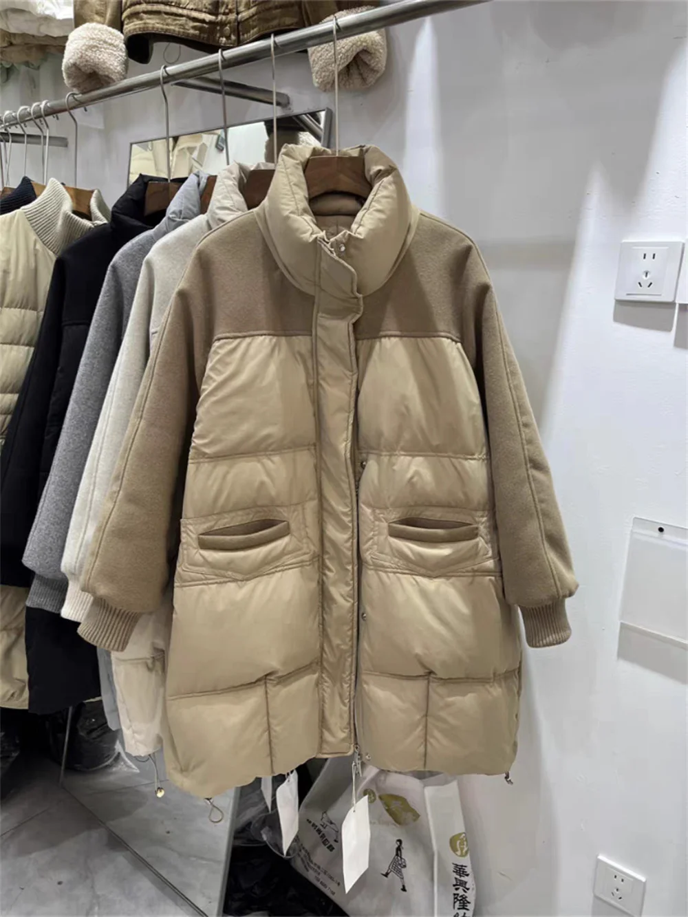 Woolen Fabric Splicing Design, Medium Length Down Jacket, Women's Winter New Loose and Thickened 90 Plush Jacket