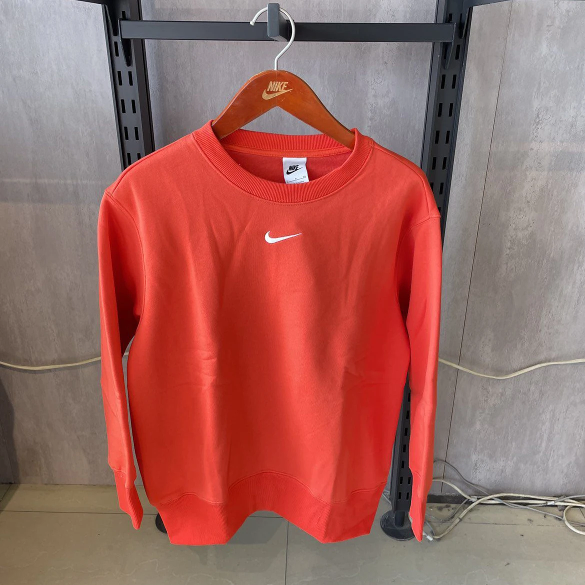 thumbnail image 1 of Sudadera Nike original de cuello redondo gris para mujer, nueva sudadera con forro polar para invierno DQ5734-063, 1 of 5