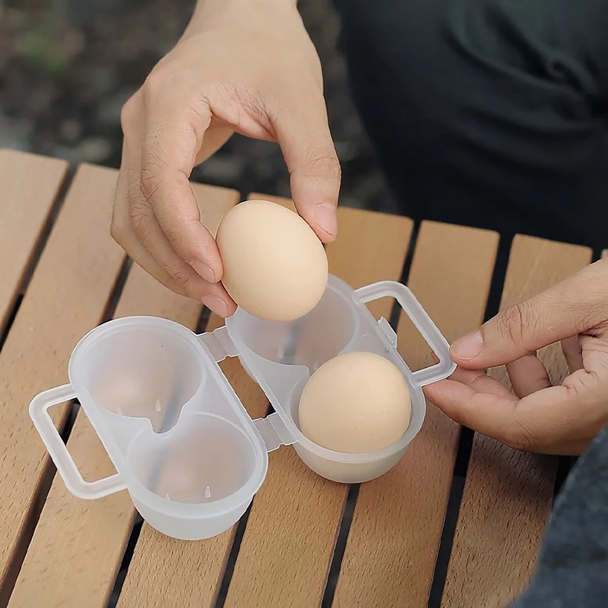 2-Cell Outdoor Portable Egg Box Plastic Egg Tray Refrigerator Storage Box Shock-absorbing And Anti Drop Loade 1pc